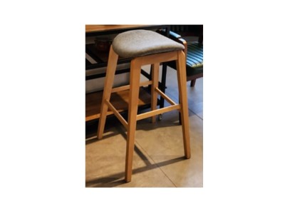 БАРСКИ СТОЛ КАРЕН