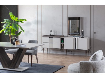 БИФЕ КАРЛА СО ОГЛЕДАЛО