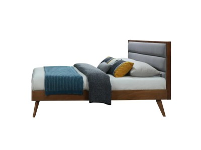 ЛЕЖАЈ ОРЛАНДО